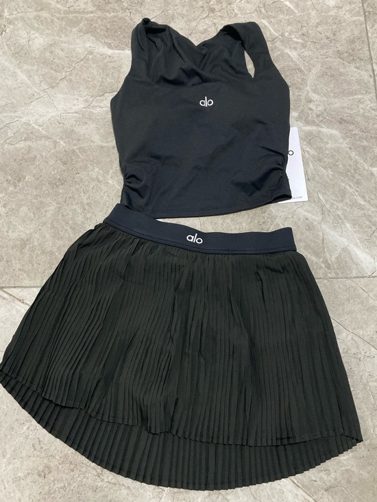 ALO Yoga Dresses & Skirts - ALO Yoga Black Pleated Skort with Black Logo Crop Tank